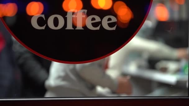 Баннер Кофе Черном Фоне Люди Делают Свою Работу Кофейне — стоковое видео
