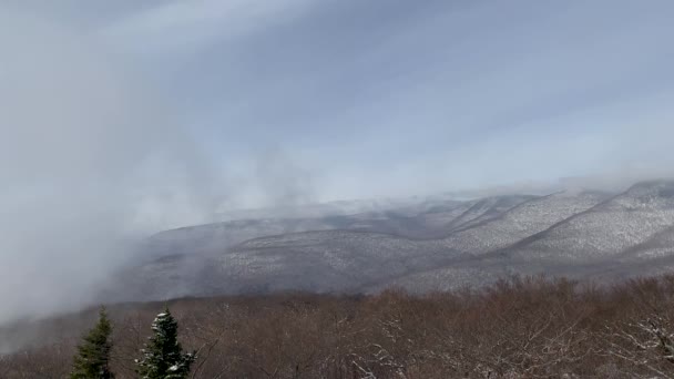Low Lying Clouds Blowing Catskill Mountains Winter Seen Overlook Mountain — Stock video