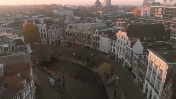 Sunrise Old Historic Dutch City Utrecht Static Houses Canal Picking — Vídeos de Stock