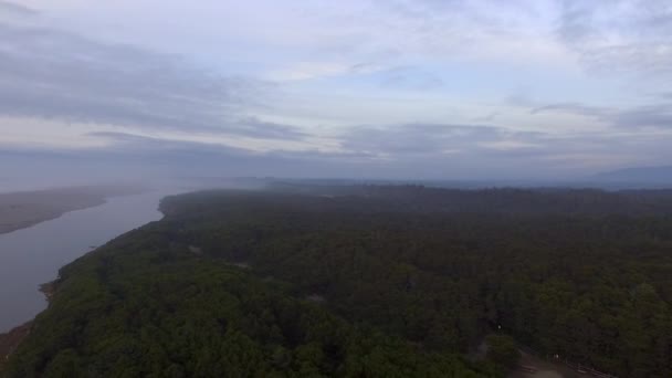 Drone Aerial Video New River Oregon Running Parallel Pacific Ocean — Vídeo de Stock