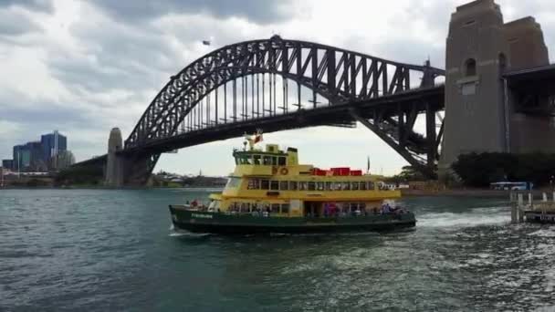Shot Made Famous Harbour Bridge Sydney Australia Public Transport Ferry — Stockvideo