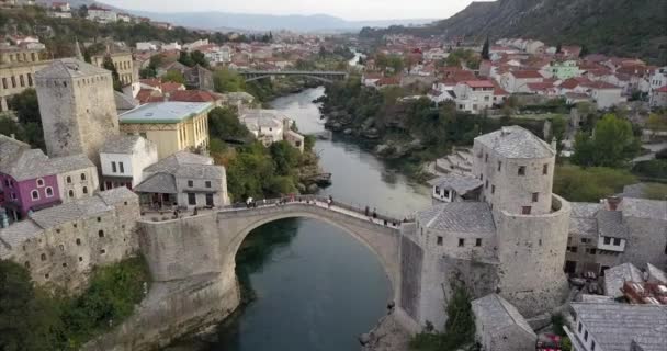 Aerial Footage Stari Most Bridge Mostar Bosnia Herzegovina — ストック動画