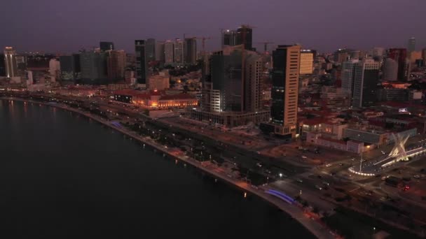 Baia Luanda Twilight Drone Flight Marginal — Stockvideo