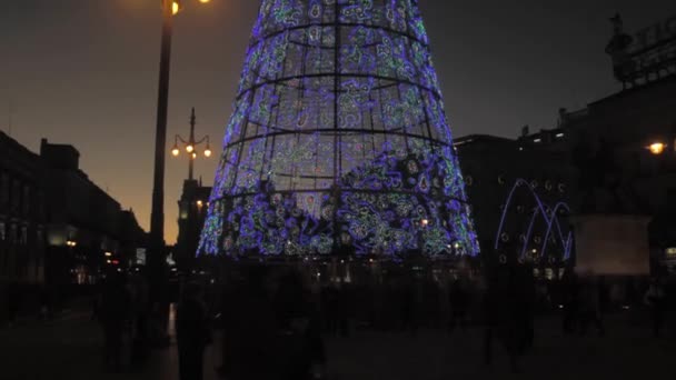 Christmas Tree Decorations Puerta Del Sol Madrid Night — 图库视频影像