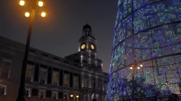 Christmas Tree Decorations Puerta Del Sol Madrid Night — 图库视频影像