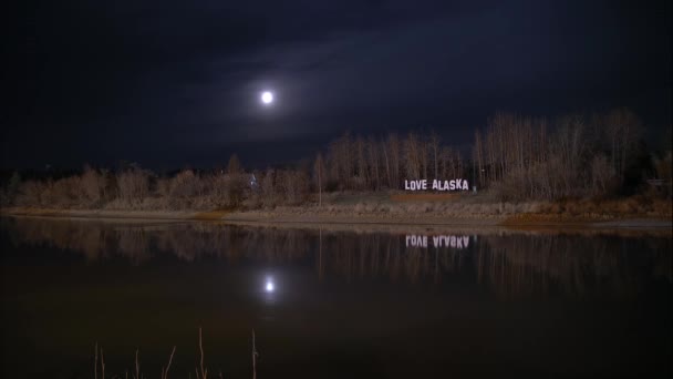 Night Time Lapse Moon Love Alaska Sign Night — Stockvideo