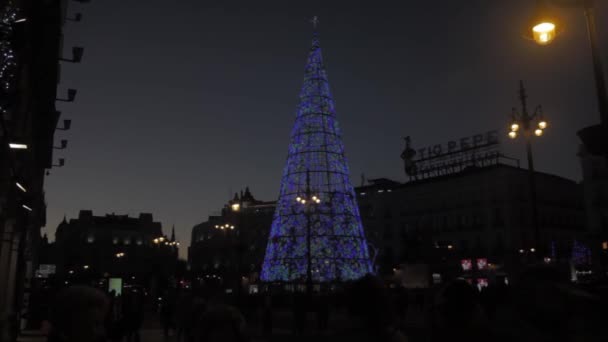Рождественская Елка Украшения Puerta Del Sol Мадрид Ночью — стоковое видео