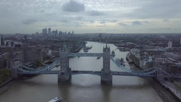 タワー ブリッジの空中写真 — ストック動画