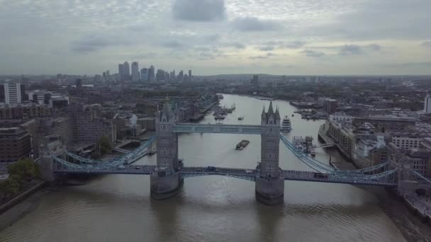 Flygfoto Över Tower Bridge — Stockvideo