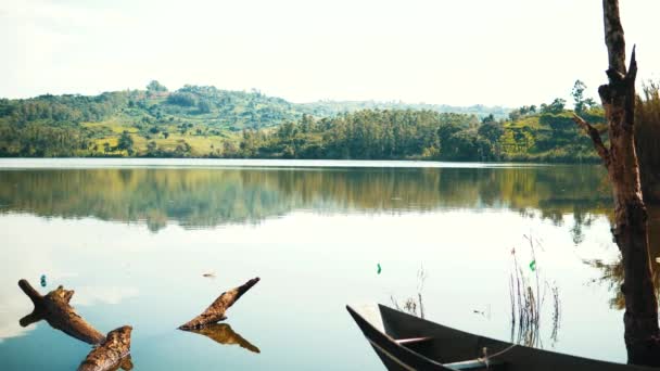 ウガンダ キビレ島ニャビケレ湖の眺め — ストック動画