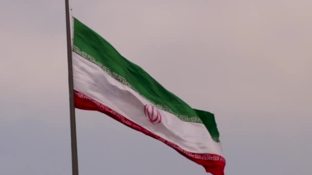 Iran Zwaait Met Vlag Beeldmateriaal — Stockvideo