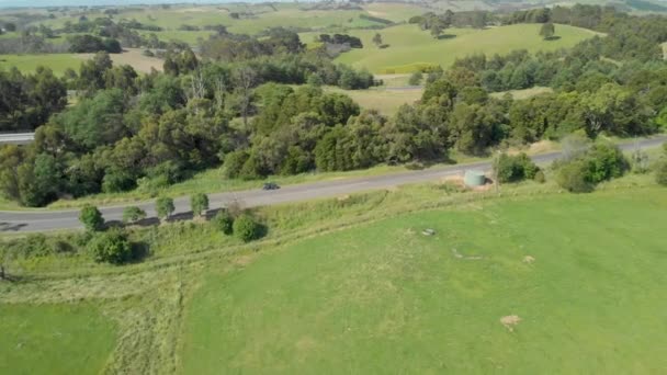 Car Parked Country Road Green Hills Strzelecki Ranges Australia — Wideo stockowe