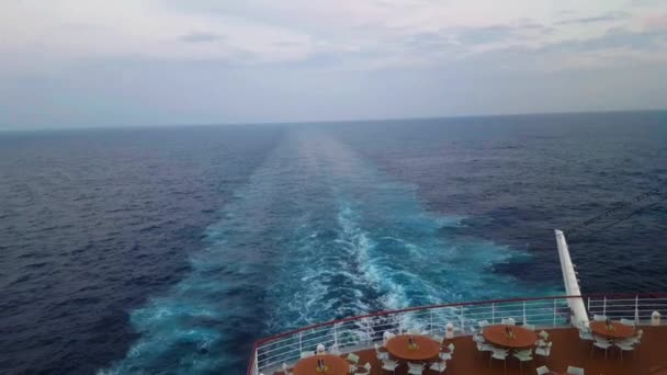 Looking Back Massive Cruiseship — Stock video
