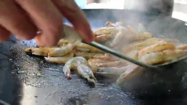 Prawns Shrimps Being Cooked Outdoor Gas Powered Skottle Pan Tossed — Vídeos de Stock