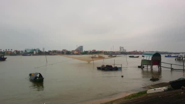 Vietnam Fishing Boats River Tripod Shot — Vídeo de Stock