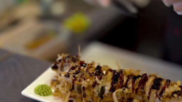 Premier Plan Nous Voyons Une Assiette Avec Des Sushis Sur — Video