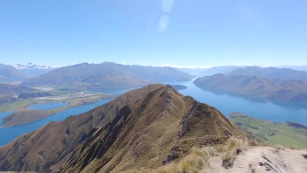 Bred Vacker Utsikt Från Toppen Roys Peak Till Sjön Wanaka — Stockvideo