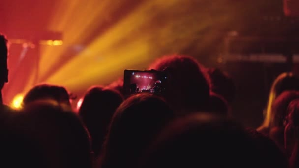 Smartphone Music Concert — Video Stock