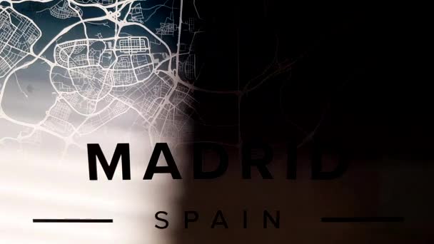 Madrid Spanya Başlığı Güneş Işığıyla Ortaya Çıkan Harita — Stok video