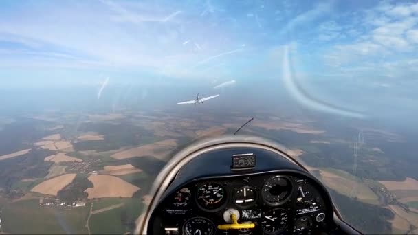 Pilot Point View Cockpit Sailplane While Detaching Towrope Fields Forests — Stock Video