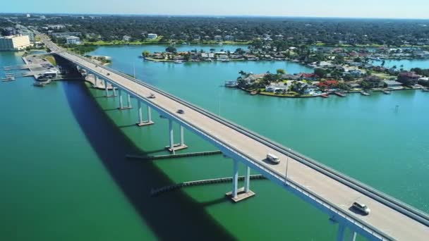 Aerial Drone Flying Semi Circle Belleair Bridge Clearwater Beach Florida — ストック動画