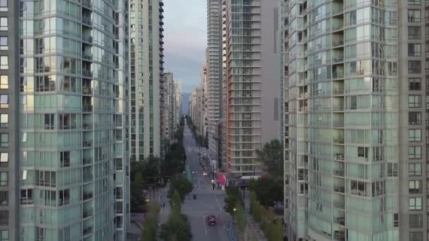 Воздушный Беспилотник Поднимается Над Зданиями Ванкувере Британская Колумбия Real State — стоковое видео