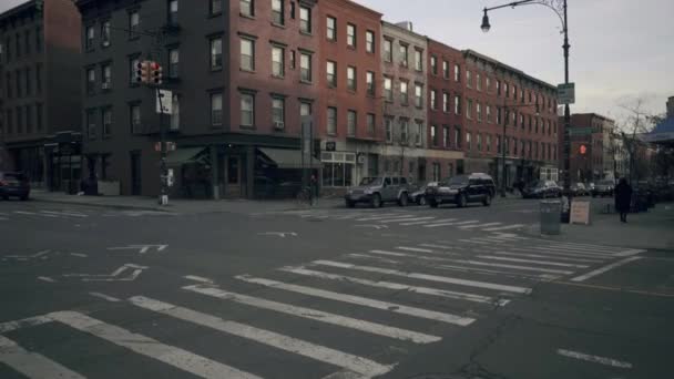 Car Stop Traffic Light Greenpoint Brooklyn New York — Video Stock