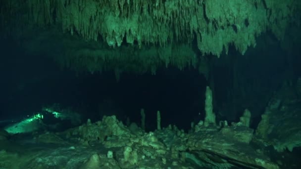 Cave Diver Stunning Wide Passage — Stok video