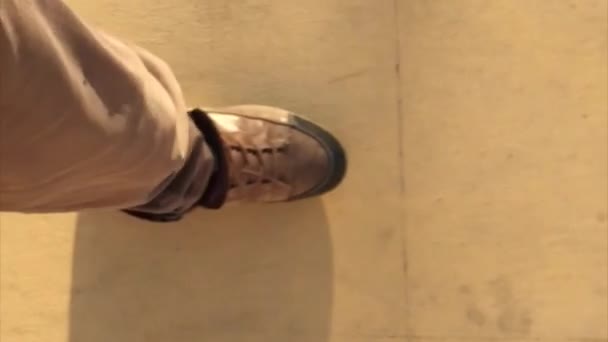Lateral Close View Male Legs Big Shoes Walking Slow Motion — Vídeos de Stock
