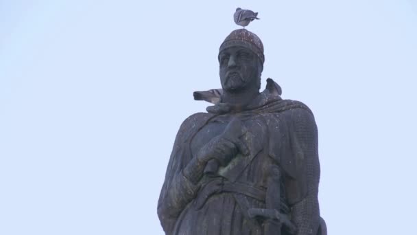 Building Statue Heritage Travel Sunset Sunny Birds Blue Sky Pigeon — Stockvideo
