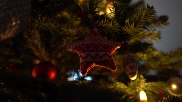 Knitted Red Star Christmas Tree — Stock Video