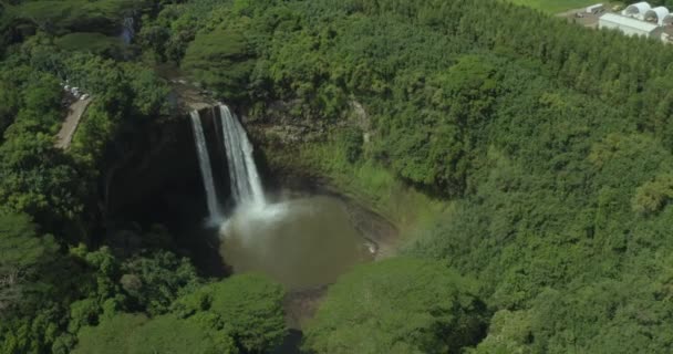 Aerial Pan Wailua Falls Rainbow Kauai — Video Stock