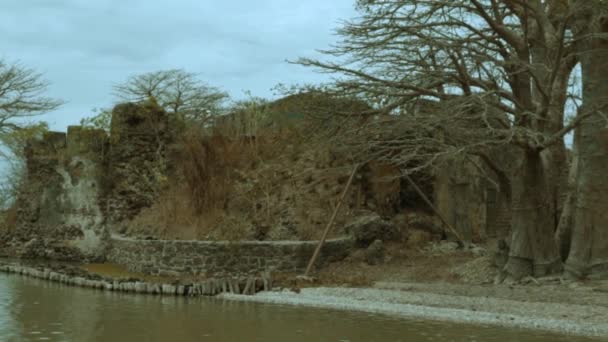Πανοραμική Άποψη Ενός Ιστορικού Νησιού Στην Γκάμπια Κούντα Κίντεχ — Αρχείο Βίντεο