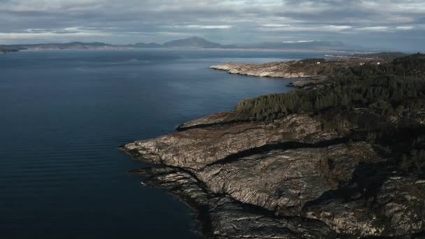 Flying Rocky Coast Vestern Norways Fjord — Stock video