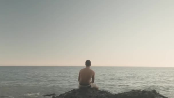 Man Watching Horizon Rocky Beach Spain Gran Canaria — Vídeo de Stock