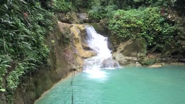 Incredible Hidden Mag Aso Falls Philippine Waterfall Lagoon Green Water — Vídeo de Stock