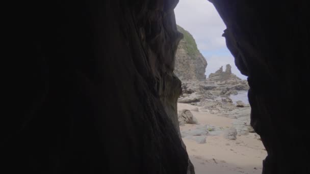 Peak Out Cave Rock Formation Ocean Inverloch Australia — Stock Video
