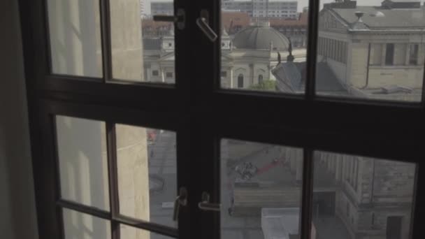 Slow Motion Gendarmenmarkt Berlin German Cathedral Out Window — Stockvideo