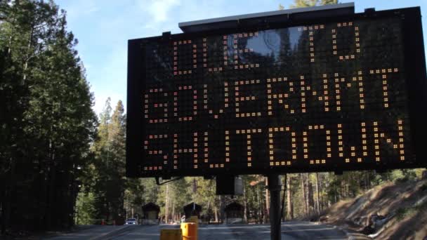 Digital Sign Informing People Federal Government Shutdown — Vídeo de stock