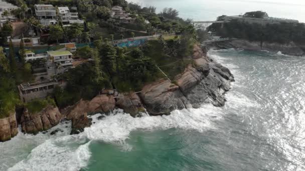 Top Aerial View Ocean Cliff Rocks Joatinga Beach Rio Janeiro — Vídeo de Stock