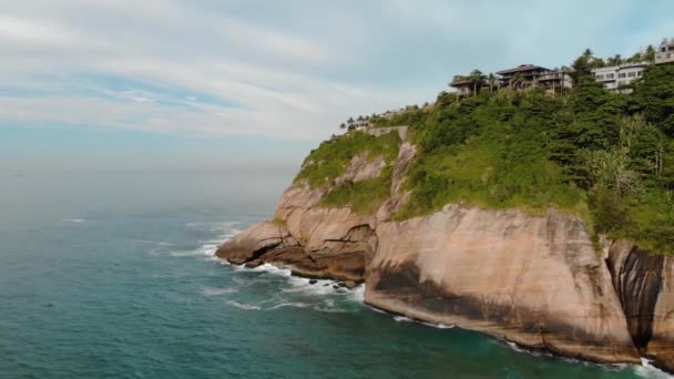 Closing Cliff Rocks Joatinga Beach Rio Janeiro Turning Reveal Island — Stock video