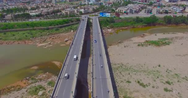 Two Bridges River Traffic Moving Showing Houses Society Ahead Delhi — Stockvideo