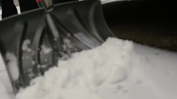 Ένας Δρόμος Φτυαρίζεται Μετά Από Μια Ελαφριά Χιονόπτωση — Αρχείο Βίντεο