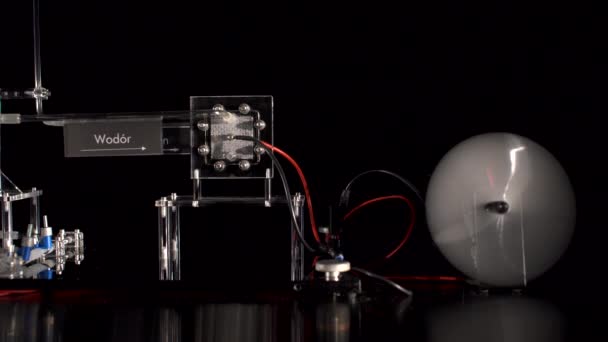 Small Fan Powered Light Source Part Science Exhibition — Stock video