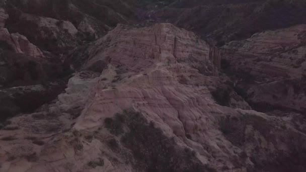 Flying Huge Mountains Reveal Beautiful Sunset Drone Shot — Vídeo de Stock