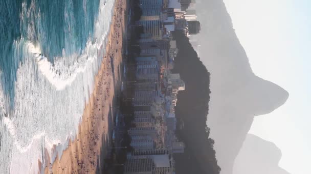 Vertical View Copacabana Beach Rio Janeiro Ocean Waves Coming Typical — Stockvideo