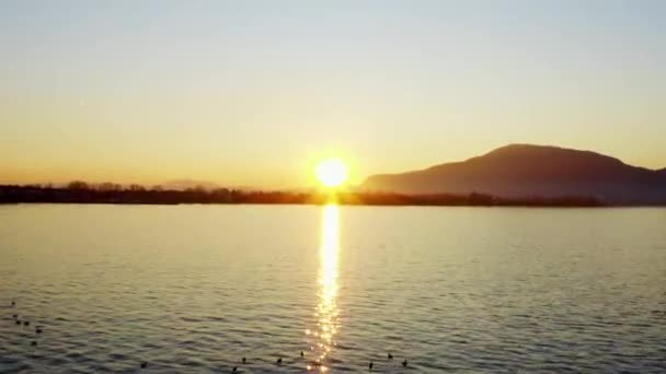 Zonsondergang Boven Iseo Lake Italië Gefilmd Dji Mavic Pro Bit — Stockvideo