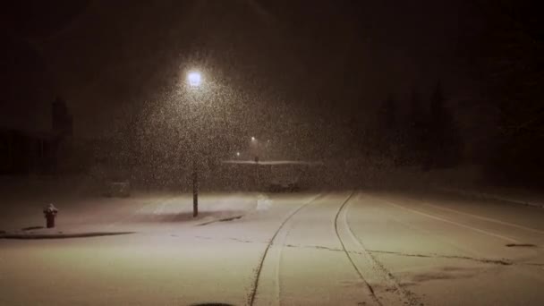 Neve Pesante Che Cade Tranquilla Strada Quartiere — Video Stock