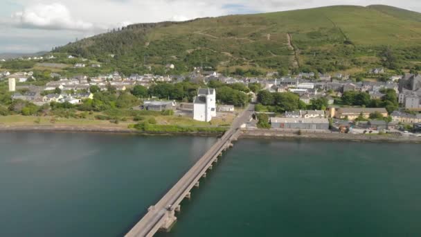 Przybrzeżna Scena Powietrzna Pięknego Nadmorskiego Miasteczka Cahirsiveen Kerry Homeplace Historycznego — Wideo stockowe