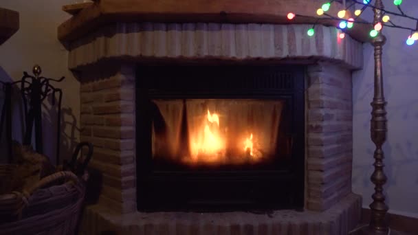 Kamin Mit Weihnachtsbaum Oben Rechts Rahmen — Stockvideo